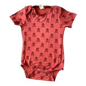 #373, kate quinn,Red Skull Print Kids One Piece, size 18-24 mo
